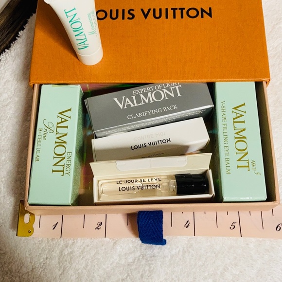 SEASONAL LISTING❄️HOLIDAY GIFT High End Beauty LOT ✨includes crybaby perfume!🎀 - Picture 11 of 16